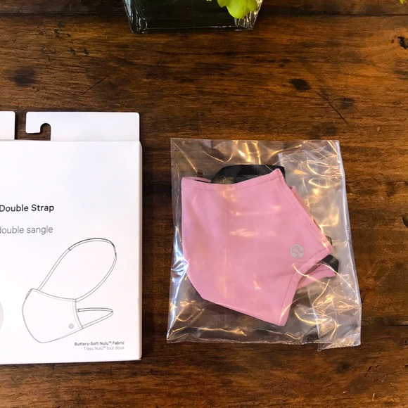 lululemon athletica Accessories - 💖 PINK Lululemon Double Strap Face Mask 😷